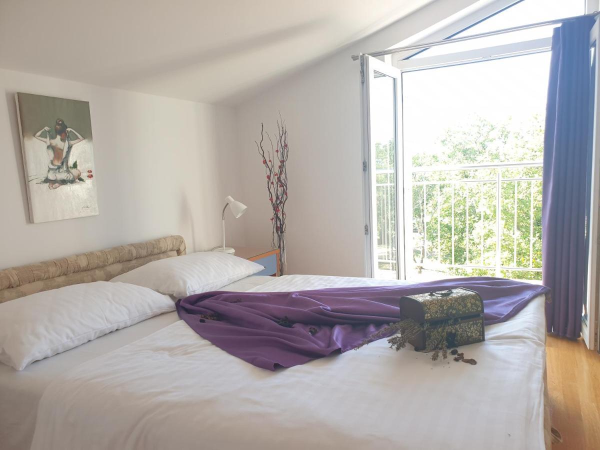 Apartments Mare & Mons Deluxe Malinska Eksteriør billede