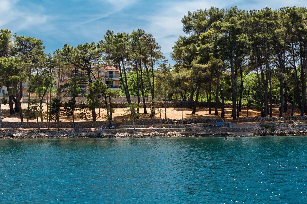 Apartments Mare & Mons Deluxe Malinska Eksteriør billede