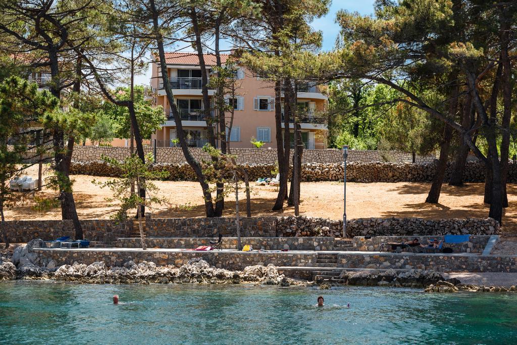 Apartments Mare & Mons Deluxe Malinska Eksteriør billede