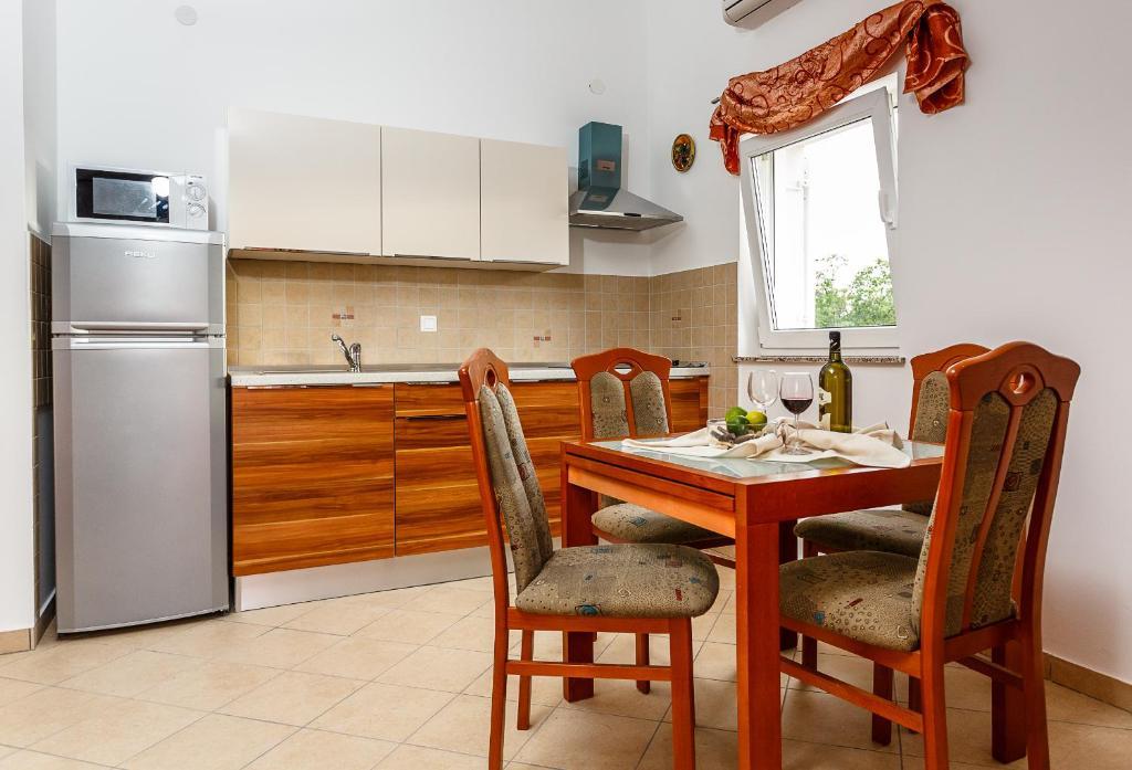 Apartments Mare & Mons Deluxe Malinska Værelse billede