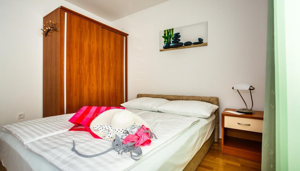 Apartments Mare & Mons Deluxe Malinska Eksteriør billede