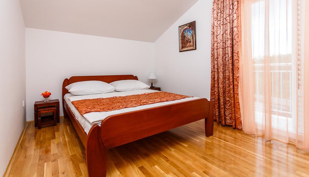 Apartments Mare & Mons Deluxe Malinska Eksteriør billede