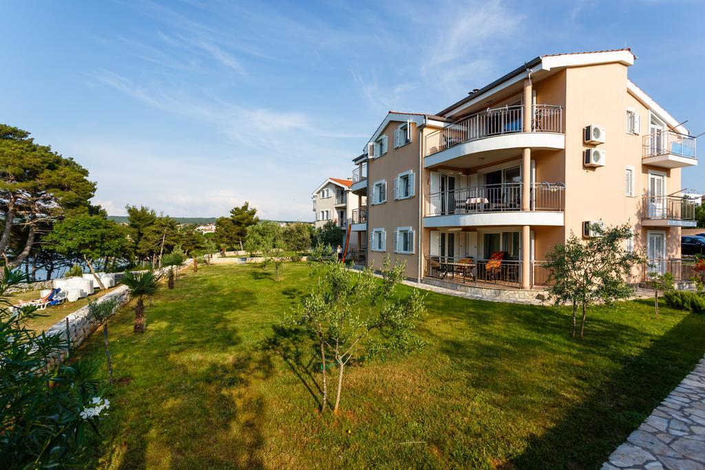 Apartments Mare & Mons Deluxe Malinska Eksteriør billede