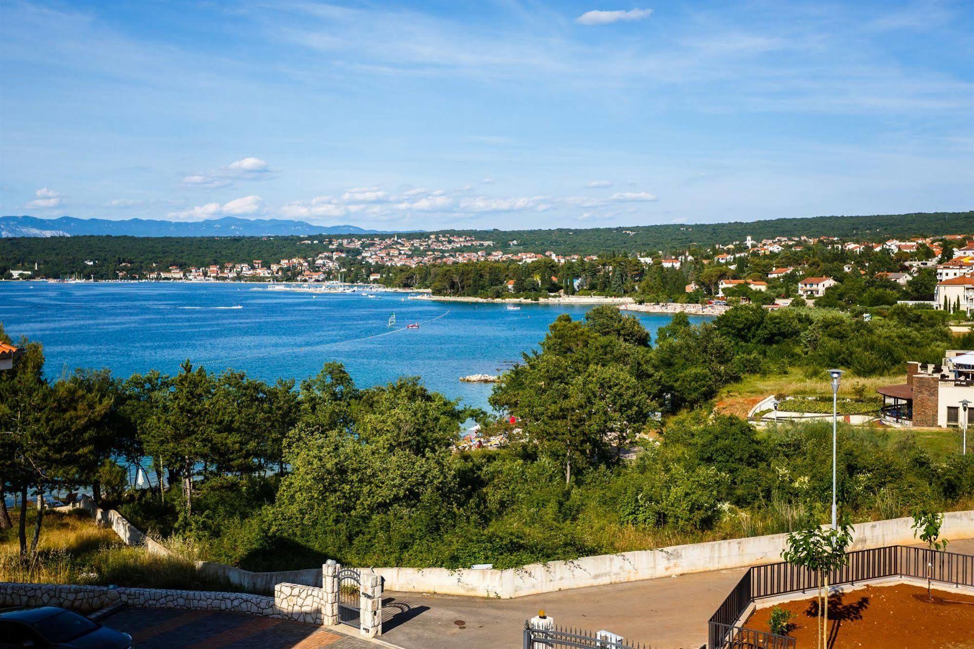 Apartments Mare & Mons Deluxe Malinska Eksteriør billede